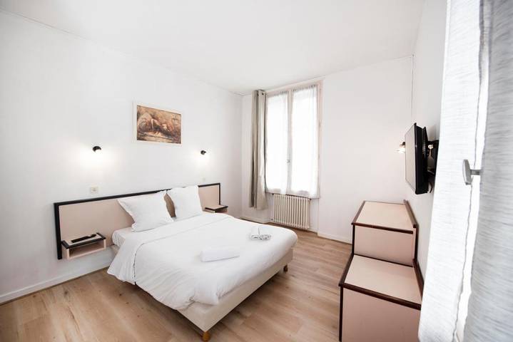 Hôtel pour 2 personnes, avec terrasse à Entraygues-sur-Truyère - 3