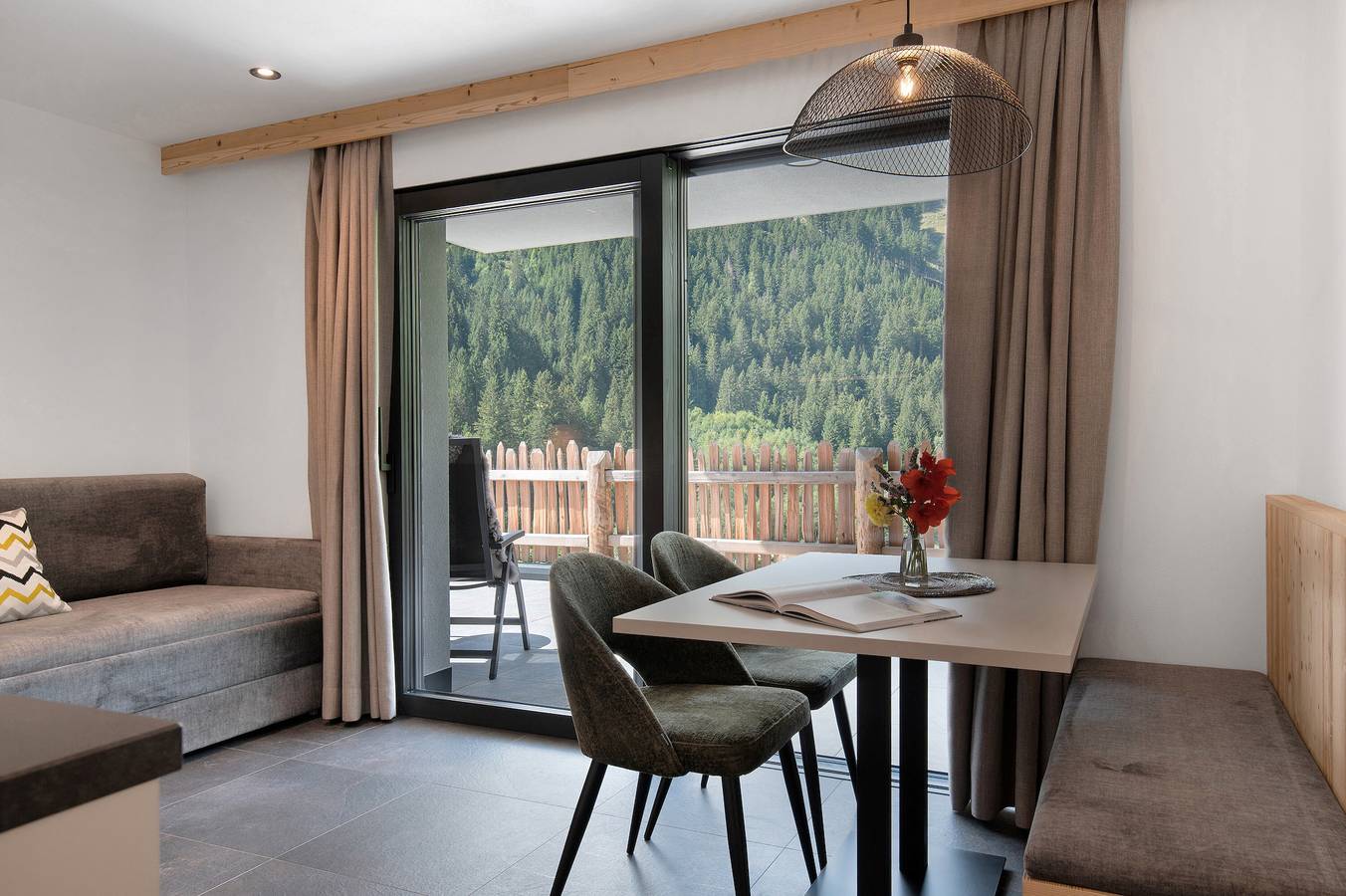 Ganzes Studio, Studio 'Tribulaun - Lodge 1' mit Bergblick, privater Terrasse und Wi-Fi in Pflersch, Brenner