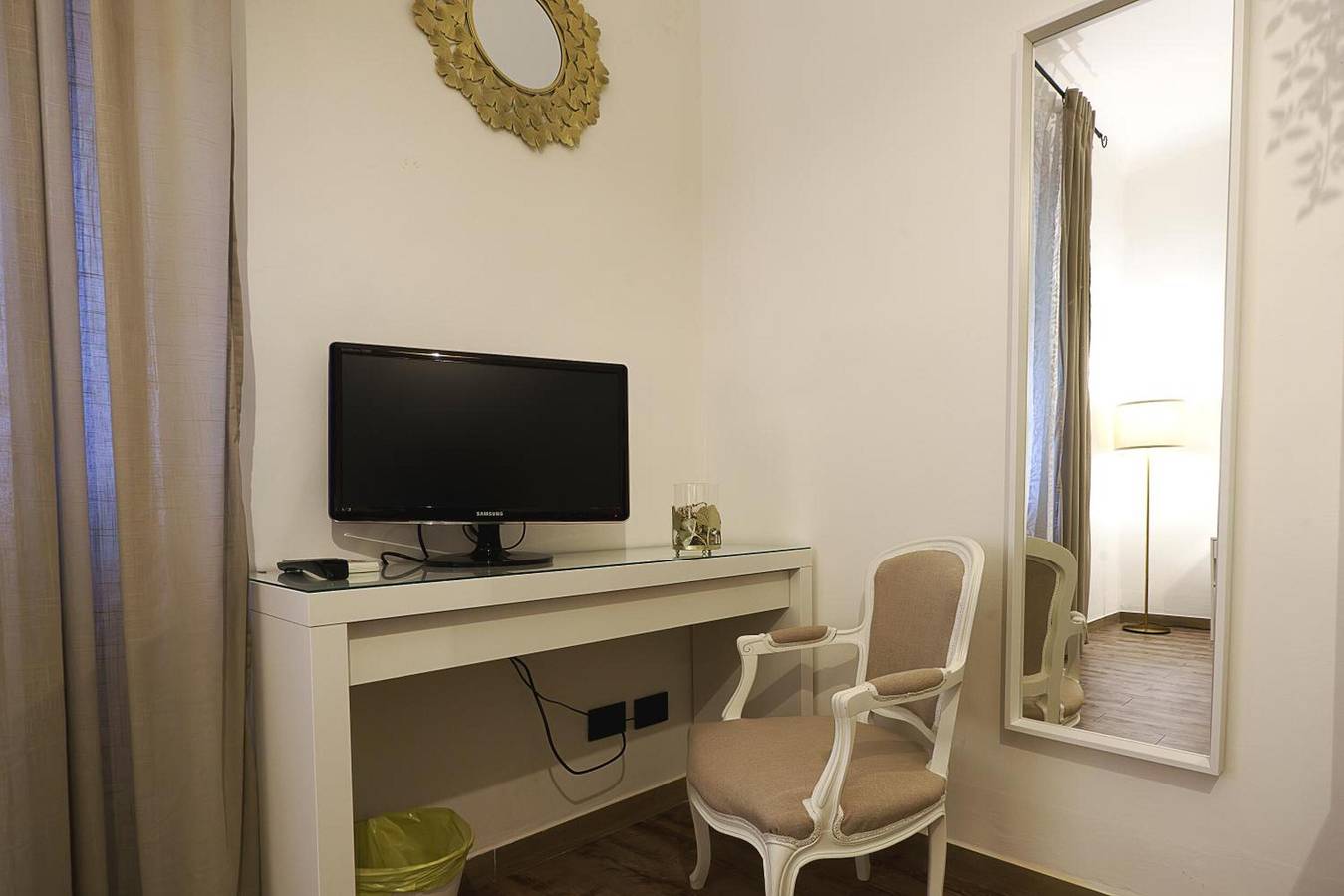 Entire apartment, Apartment 'Tina House' with Balcony, Wi-Fi and Air Conditioning in Florence, Florence Province