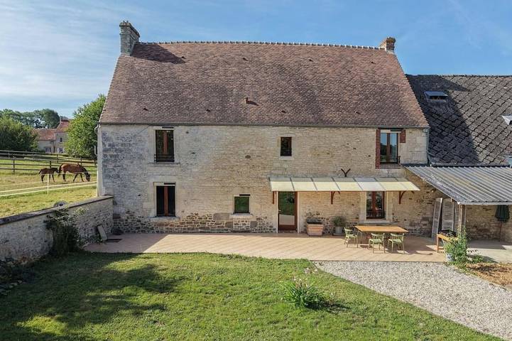 Gîte pour 6 personnes, avec Terrasse et Jardin à Joué-du-Plain