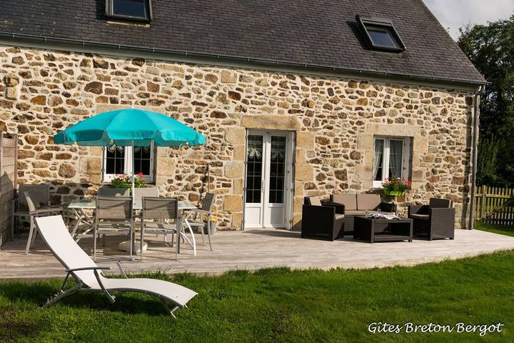 Gîte pour 6 personnes, avec jardin et terrasse, animaux acceptés