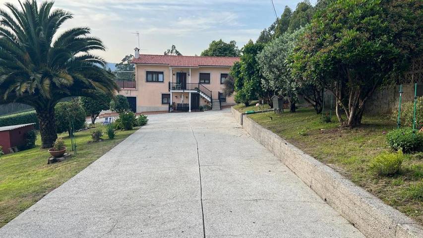Casa rural para 11 personas, con Balcón y Terraza además de Jardín y Vistas en Provincia de La Coruña - 2