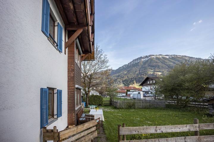 Apartamento entero, Apartamento 'Haus Bergliebe – Zugspitzblick' con vistas a la montaña, balcón y wifi in Pfronten, Suabia (Baviera)