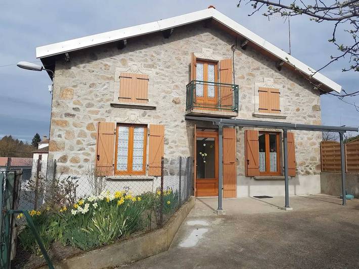 Location de vacances pour 6 personnes, avec terrasse, animaux acceptés à Sauviat