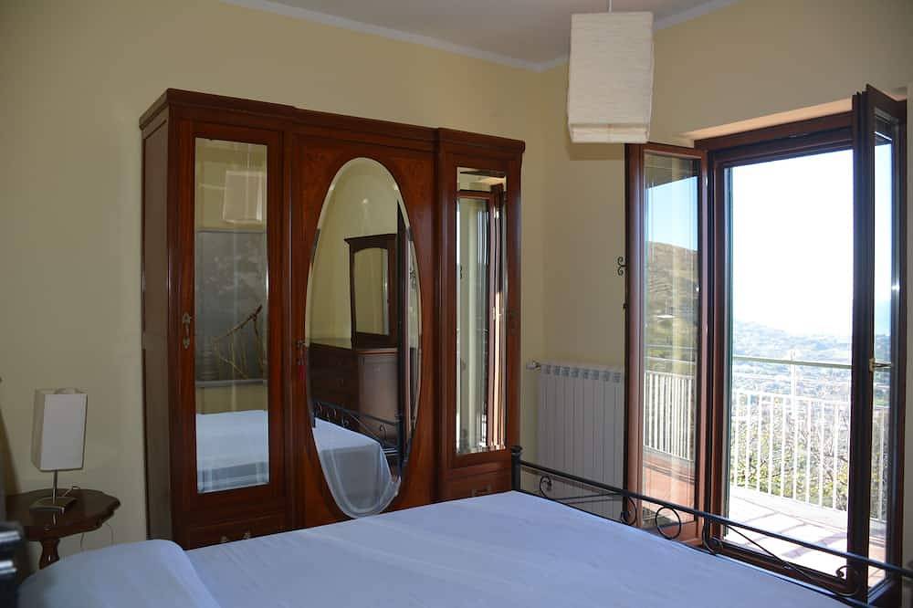 Unabhängiges Haus in Monte Tresino in Castellabate, Cilento Coast