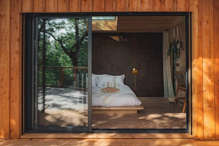 Gîte pour 2 personnes, avec jacuzzi ainsi que balcon et sauna dans Cénevières - 2