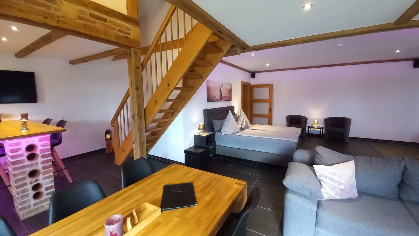 Ferienscheune Maria - Ferienwohnung Theresa mit ebenerdiger Terrasse und Balkon in Lichtenfels (Bayern), Oberes Maintal - Coburger Land