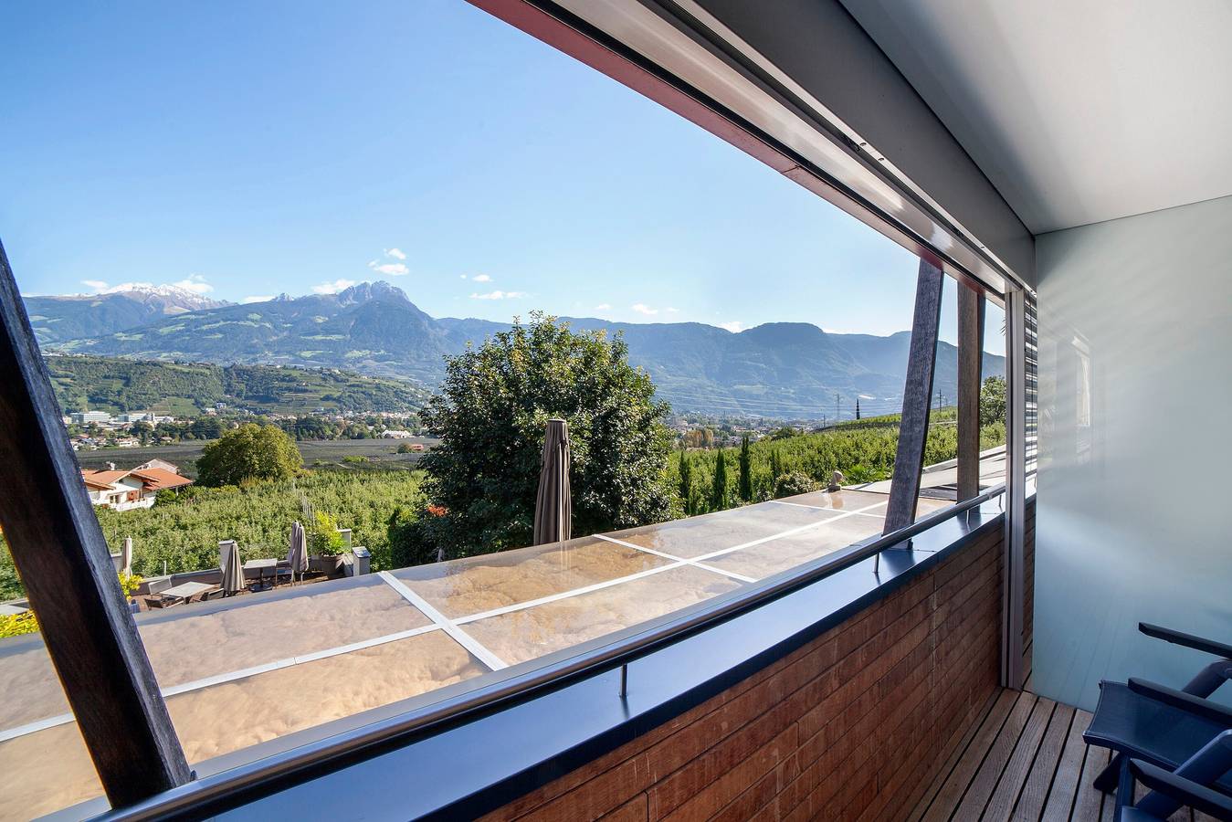Zimmer 'Doppia Vista Panoramica Sup 104' mit Bergblick, Wlan und Klimaanlage in Marling, Ortleralpen