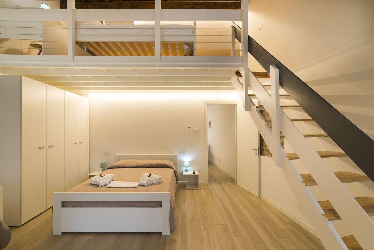 Appartamento intero, Elegante e luminoso appartamento con 4 posti letto. in Centro Storico di Verona, Verona