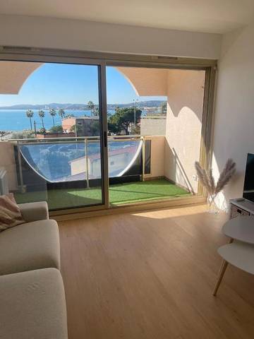 Gîte pour 4 personnes, avec vue et balcon dans Port du Cros de cagnes