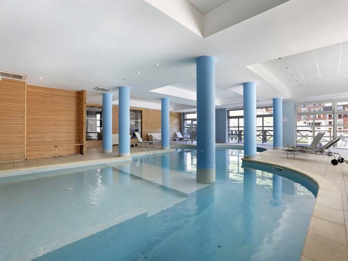 Chalet pour 6 personnes, avec piscine et balcon, animaux acceptés dans La Foux d'Allos - 2