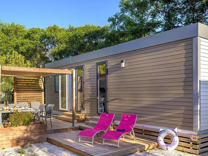Flower Camping Le Mas de Mourgues - Mobilheim 6 personen - Mobilheim Lavande Confort 29m² (2 Zimmer) - überdachte Terrasse 16m² - Tv + Klimaanlage 4/6 Pers. in Vauvert, Mittelmeerküste (Frankreich)