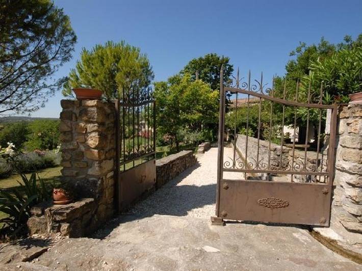 Location de vacances pour 2 personnes, avec jardin ainsi que jacuzzi et piscine à Bourg-Saint-Andéol - 3