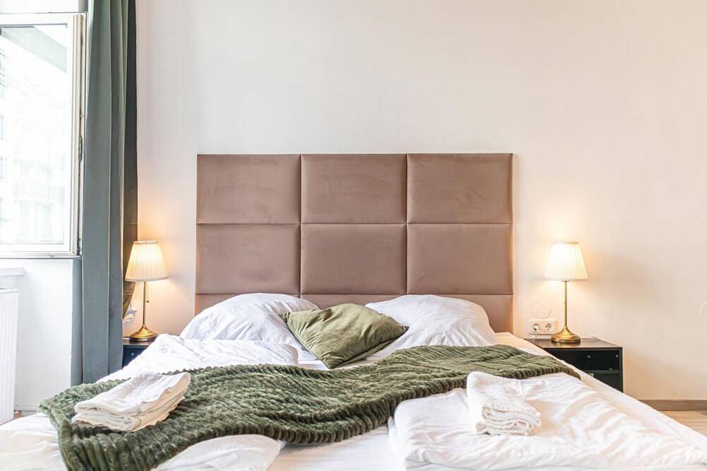 Entire apartment, Friendly 2Br Apt. Near U6 Station am Schöpfwerk in Vienna, Vienna Woods