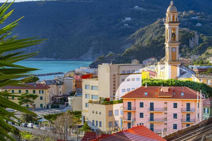 Apartahotel para 2 personas, con vistas y terraza en Liguria
