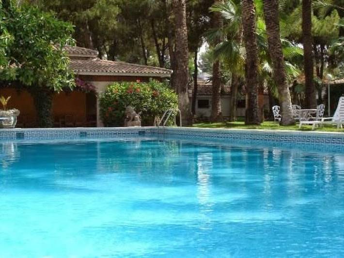 Apartamento para 8 personas, con Terraza además de Jardín y Piscina en Ribarroja del Turia