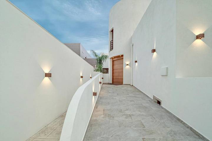 Chalet para 18 personas, con Terraza además de Piscina y Vistas en Provincia de Gerona - 4
