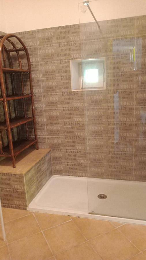 Gîte pour 3 personnes, avec vue ainsi que jardin et piscine à Lasalle - 4