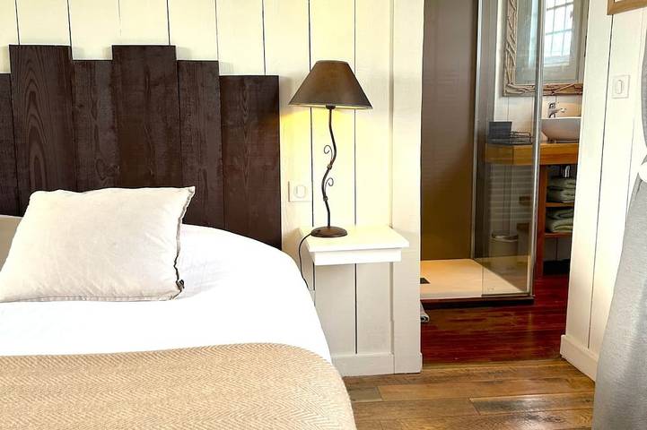 Location de vacances pour 2 personnes, avec balcon ainsi que jardin et piscine à Montoillot - 4