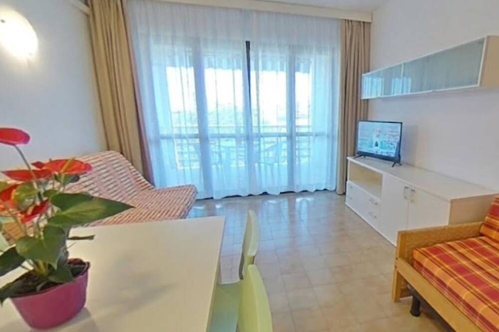 Hel leilighet, Bright studio with lovely balcony in Lignano Sabbiadoro, Provinsen Udine