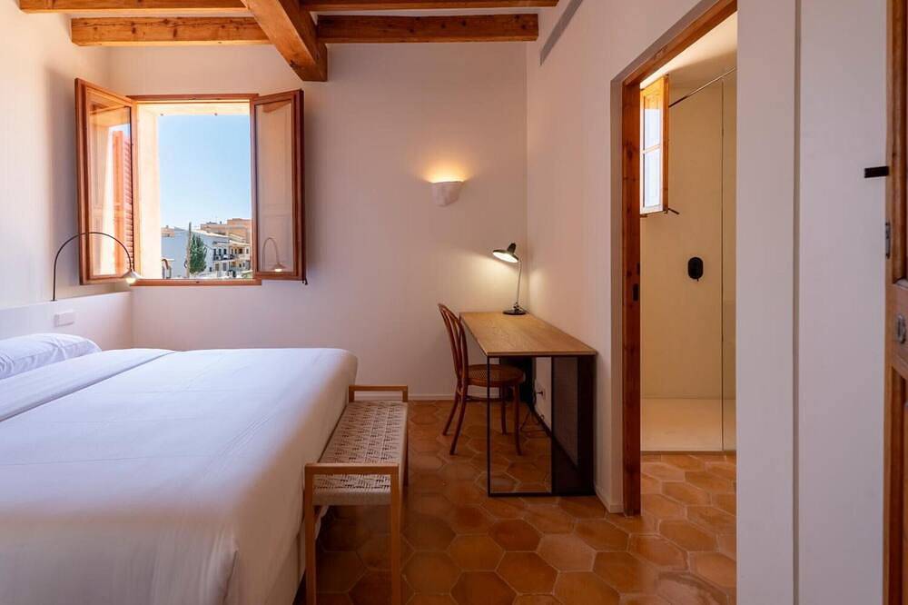 S' Hort de ca'n salvà in Santa Maria del Cami, Majorca Center