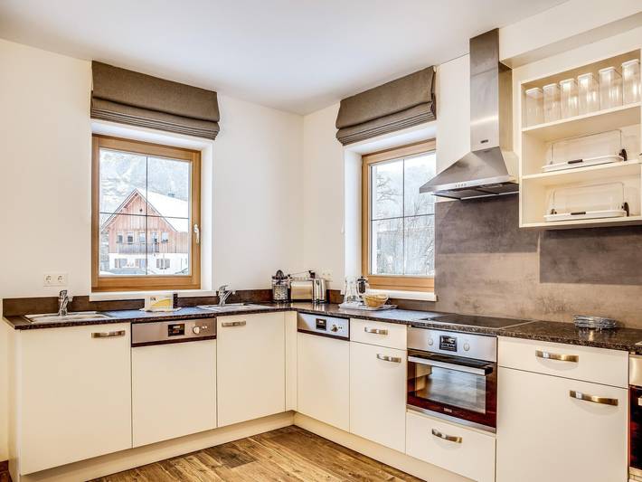 Ferienhaus für 16 Personen, mit Balkon und Balkon/Terrasse sowie Terrasse und Garten im Salzkammergut - 4
