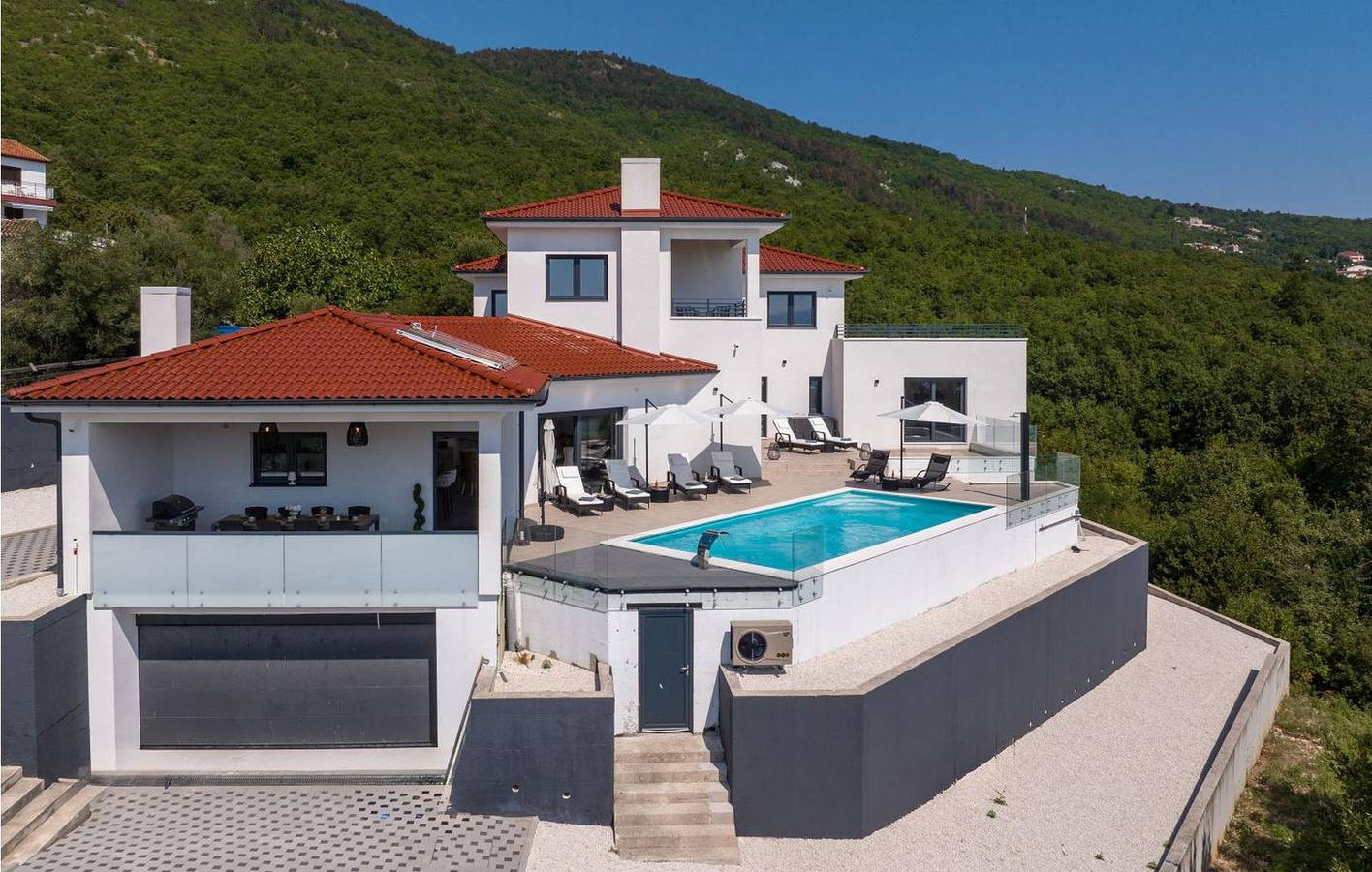 Gemütliche 1-Zimmer-Wohnung mit Meerblick, Pool und in der Nähe des Strandes von Brsec in Martina (Kvarner Bucht), Moscenicka Draga