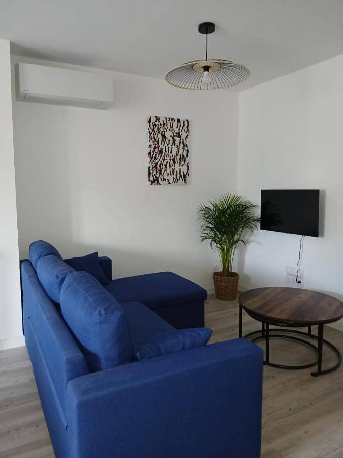 Appartement entier, One-Bedroom Apartment in Marlieux, Région de Bourg-en-Bresse
