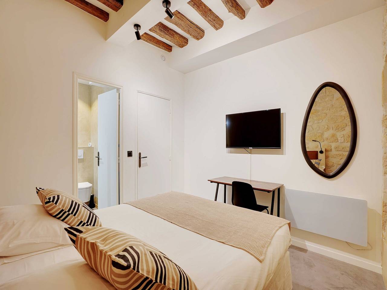 Ganze Wohnung, Erstaunliche 3 Bdr - Place des Vosges in 3e Arrondissement, Paris