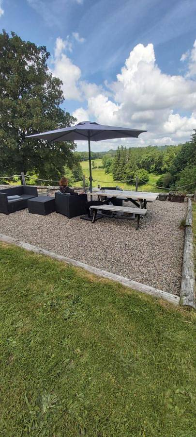 Location de vacances pour 6 personnes, avec piscine ainsi que jardin et terrasse, adapté aux familles à Saint-Genès-la-Tourette - 4