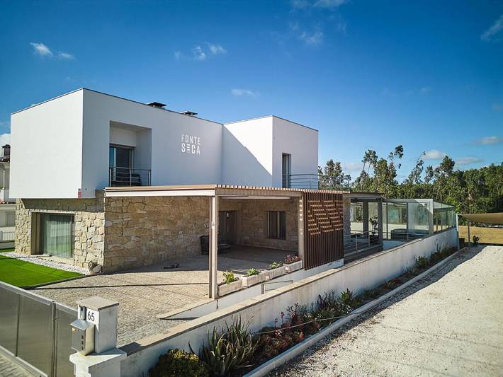 Location de vacances pour 3 personnes, avec jardin ainsi que piscine et vue à Leiria - 2