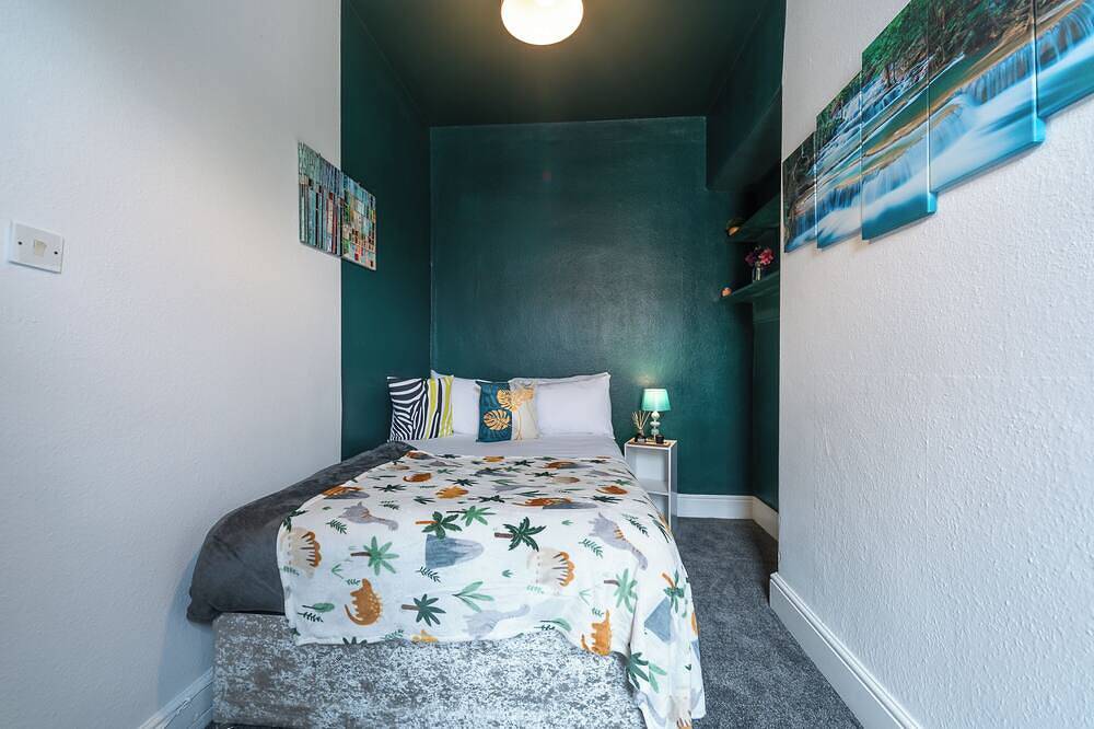 Shalom Stylish City  by Jesouth in Kingston-upon-Hull, Yorkshire and the Humber