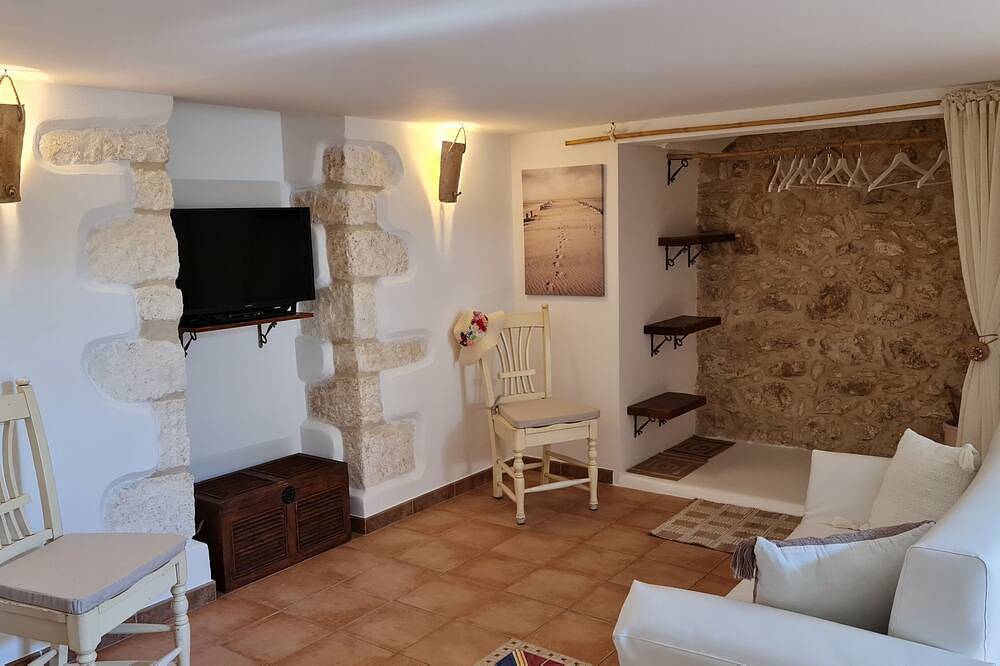 Apartamento entero, Mattinata, ancient renovated first floor in the historic center in Mattinata, Gargano