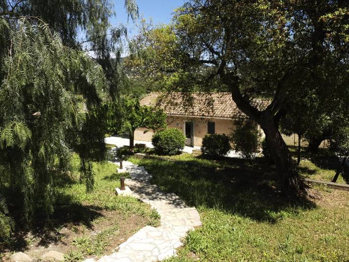 Villa pour 4 personnes, avec jardin et piscine à Le Pradet