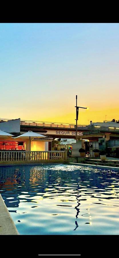 Gîte pour 2 personnes, avec terrasse et vue ainsi que piscine et jardin dans Segur de Calafell - 2