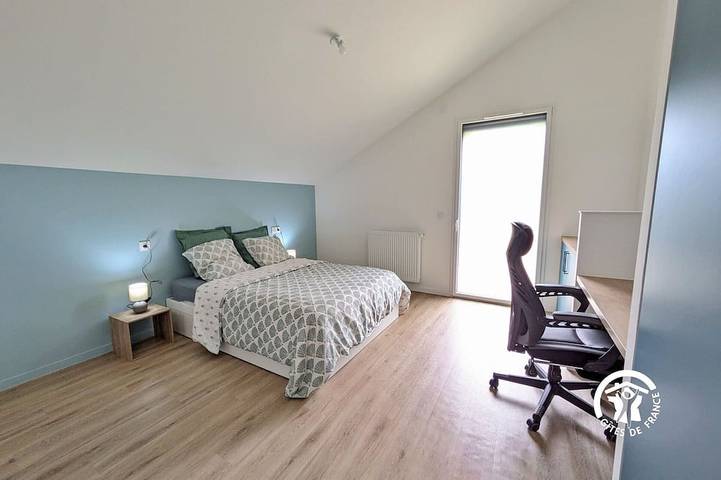 Gîte pour 6 personnes, avec terrasse ainsi que jardin et piscine à Andouillé - 3