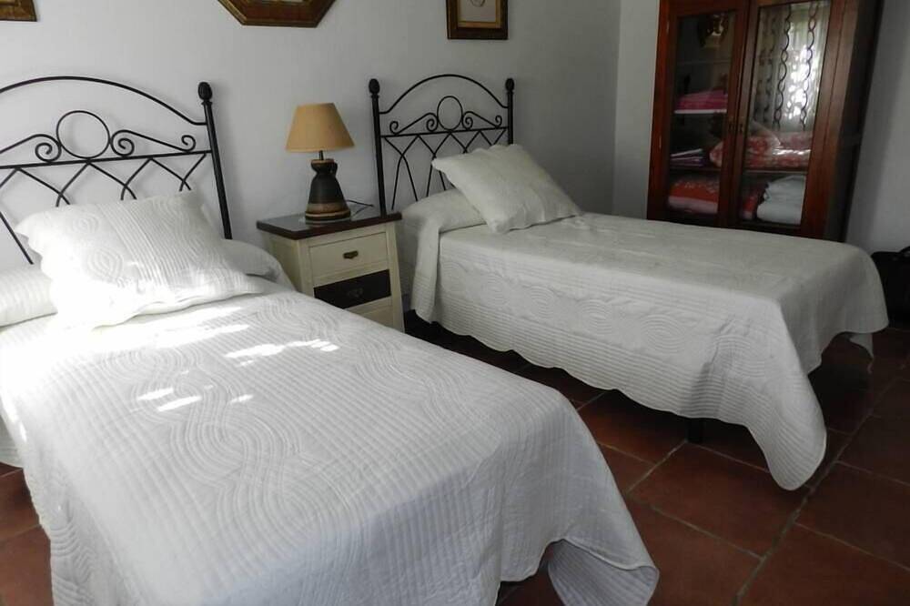 Casa rural con jardín, piscina privada, Wifi gratuito y comunicación excelente in El Padul, Provincia de Granada
