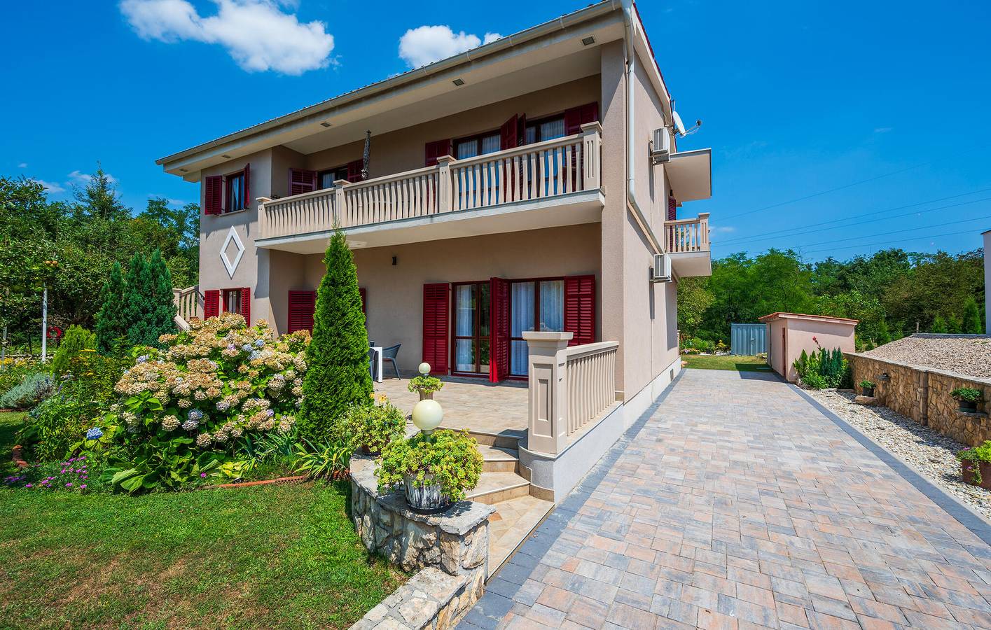 Entire holiday apartment, Holiday apartment for 7 people with terrace in Istria