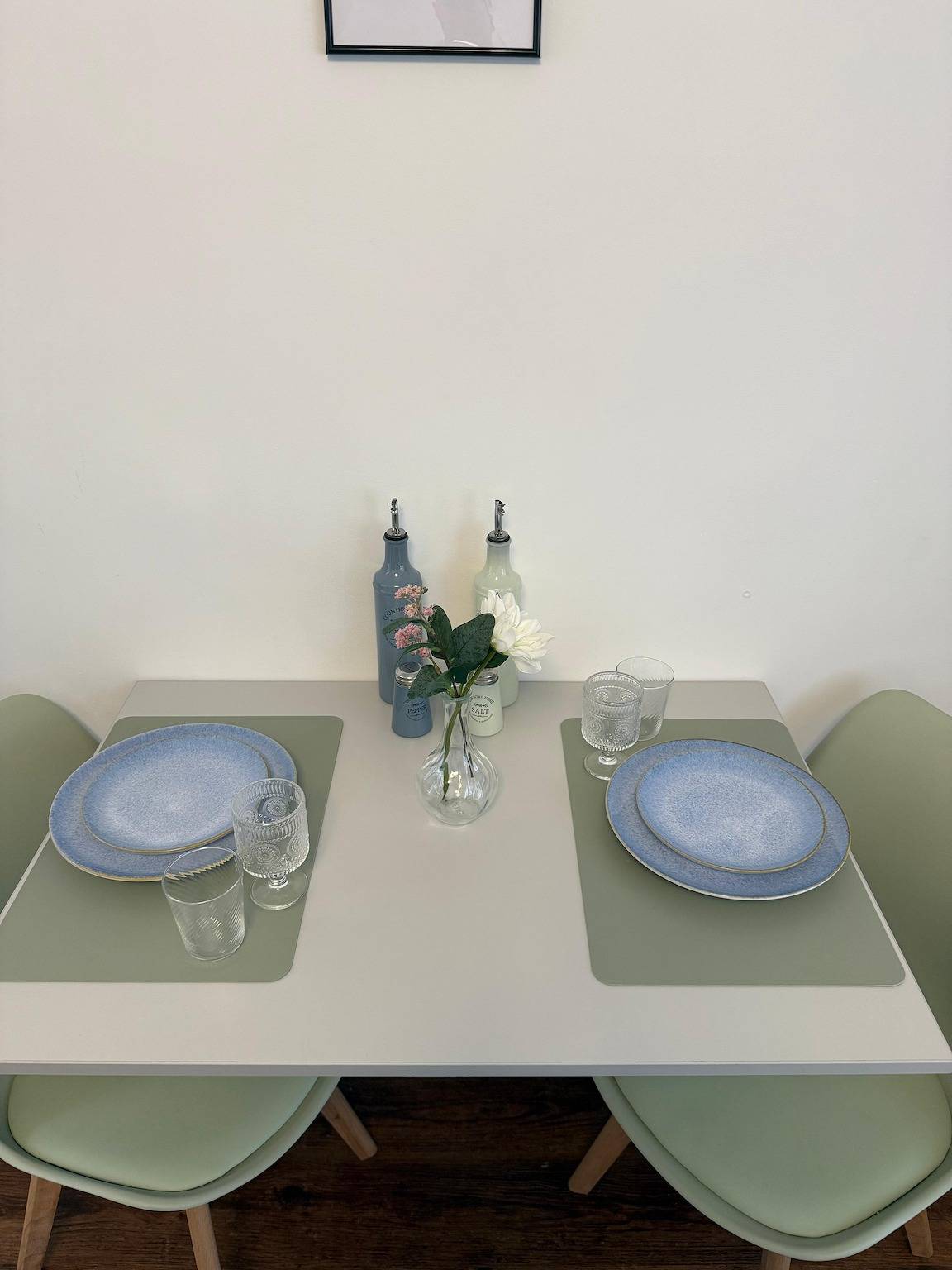 Entire studio, Cozy Compact Studio with Balcony for 2 Guests – Königstein Ts. in Königstein im Taunus, Königstein (Hesse)