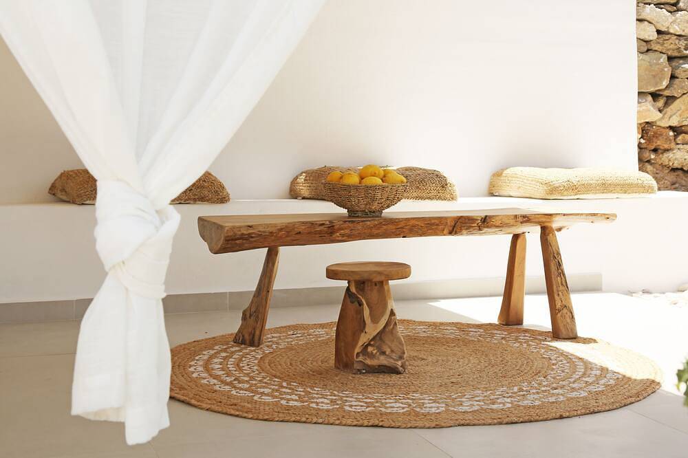 Ganze Wohnung, A privately owned home adorned in the distinctive, traditional Cycladic style. in Syros