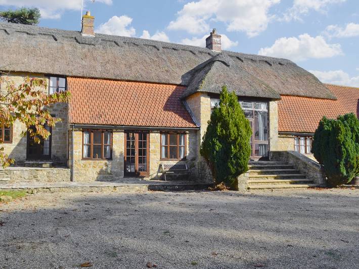 Cottage for 10 people, with garden in Dorset