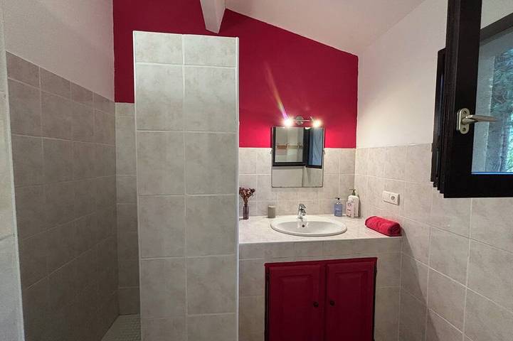 Gîte Alpilles 63m², 4 pers. air-conditioned, Swimming pool, Mas de la Meunerie in Fontvieille in Fontvieille, Region de Arles