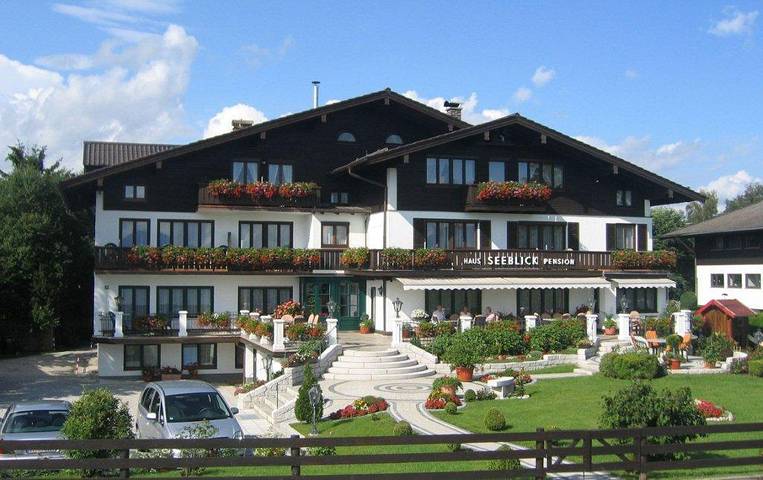 Pension, mit Balkon und Terrasse sowie Garten in Seebruck - 3