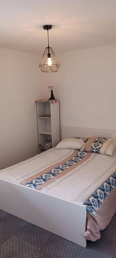 Appartement entier, One-Bedroom Apartment in Saint-Étienne-de-Cuines, Région de Saint-Jean-de-Maurienne