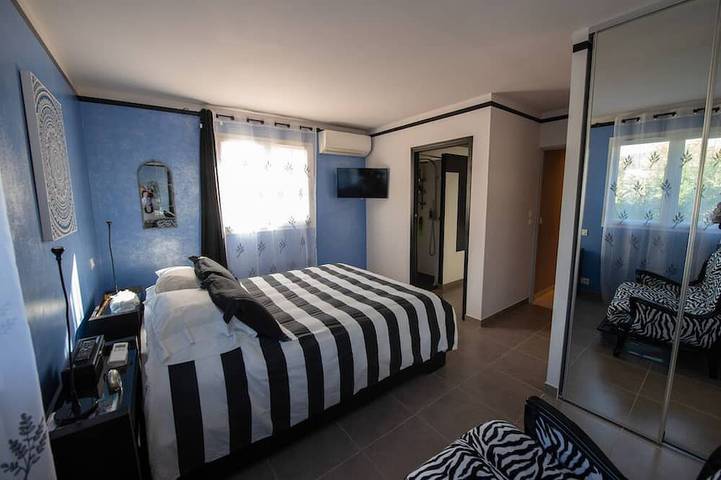 Location de vacances pour 10 personnes, avec Terrasse et Jardin à La Motte-d'Aigues - 3