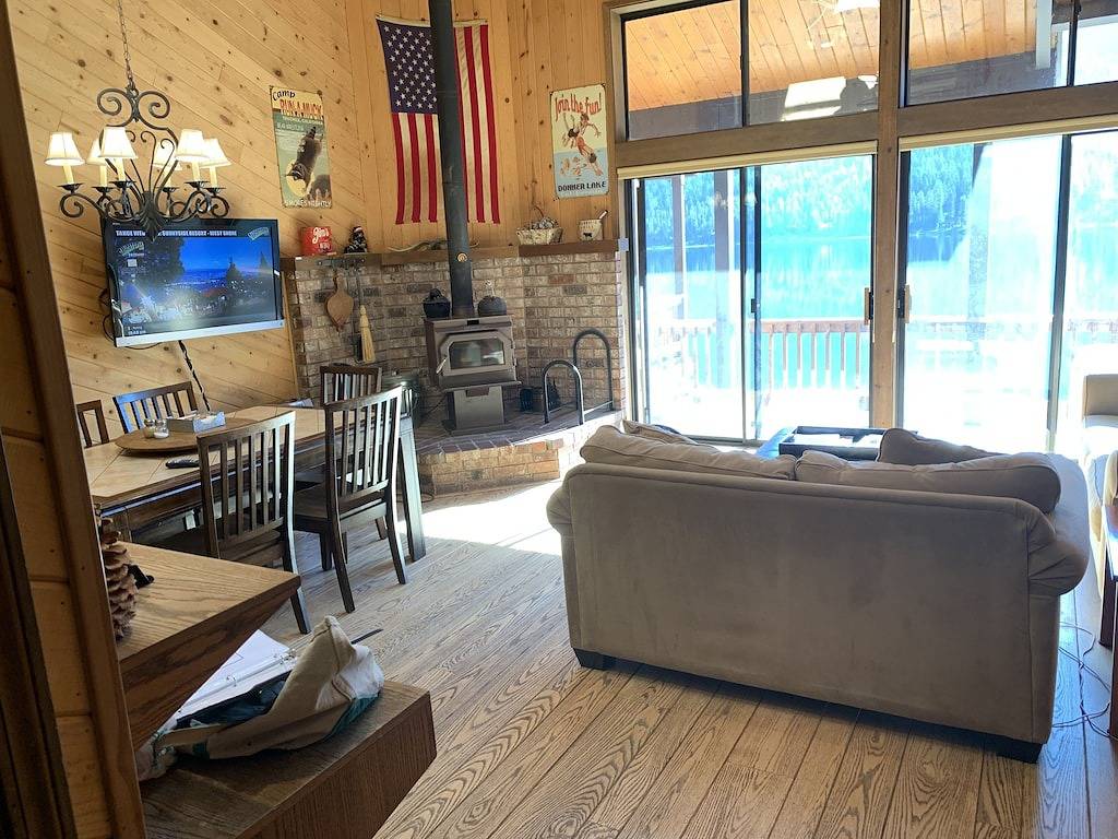 Ganze Wohnung, Neue Liste Seeufer, Strandlage, Vermietung von Wasserfahrzeugen, privater Steg, Skiverleih in Truckee, Donner Lake