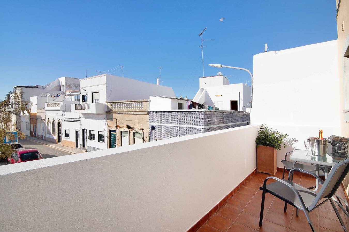 Villa "Casa Mar-a-vila" avec terrasse privée, Wi-Fi et climatisation in Olhão, Parque Natural da Ria Formosa