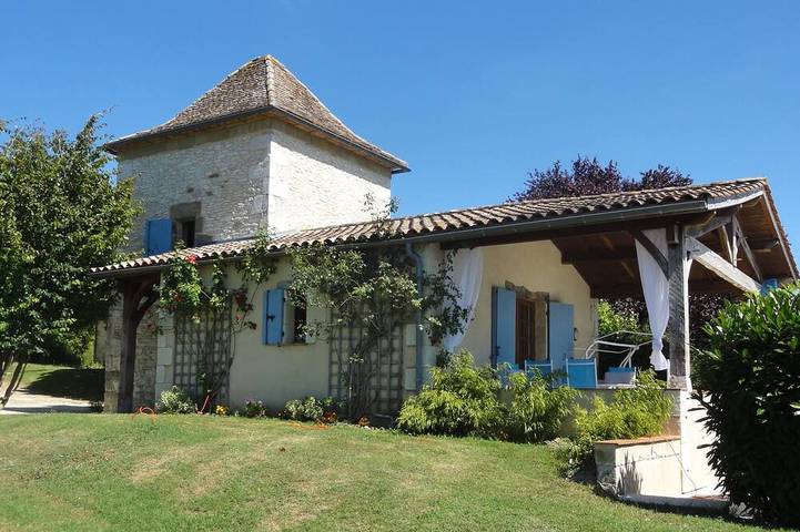 Gîte pour 2 personnes, avec terrasse, animaux acceptés à Douzains