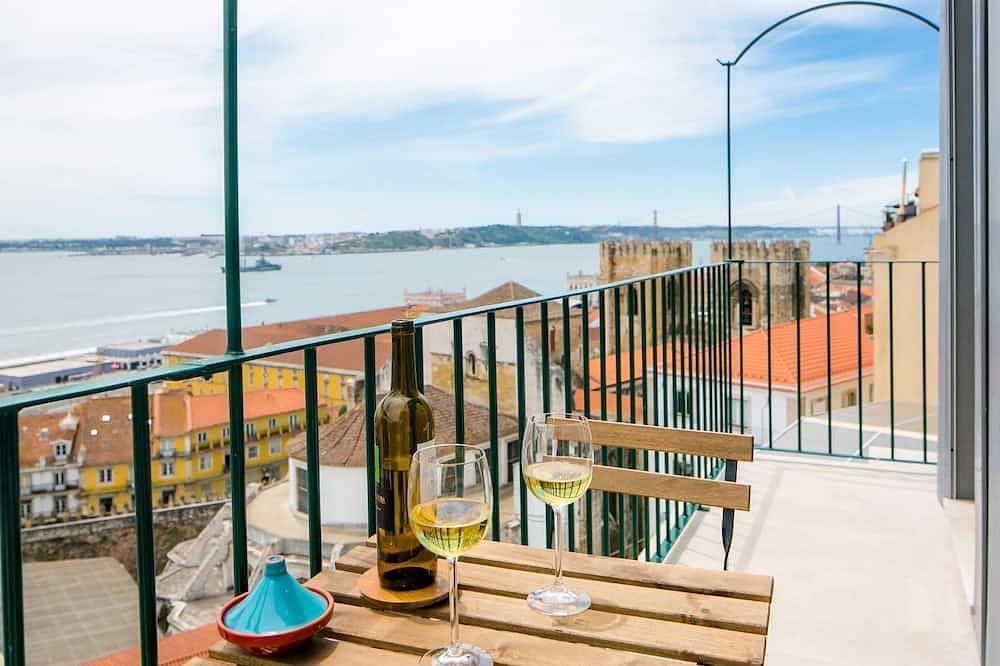 Holiday apartment in Lisbon from £266 per night