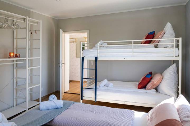 Ferienwohnung für 6 Personen, mit Ausblick und Seeblick sowie Sauna und Garten in Allensbach - 4